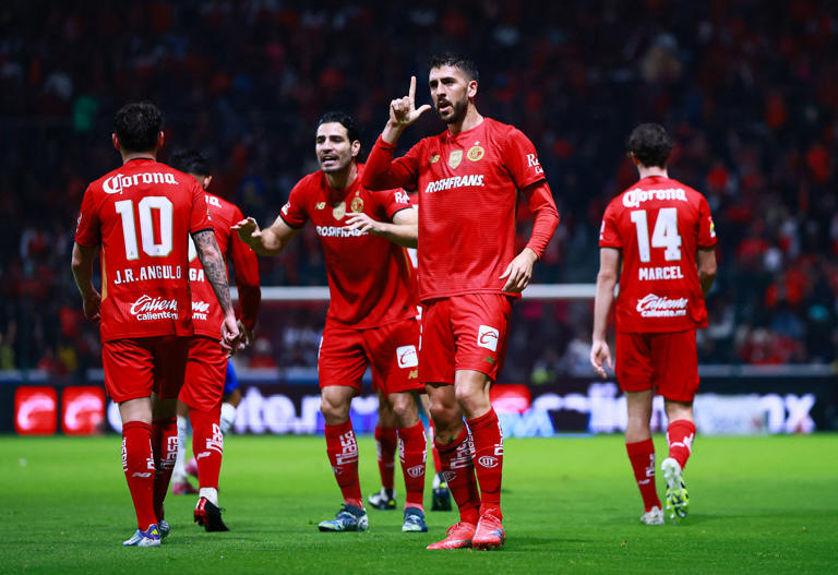 Soccer Football - Liga MX - Toluca v Monterrey - Estadio Nemesio Diez, Toluca, Mexico - September 24, 2025 Toluca's Paulinho celebrates scoring their second goal REUTERS/Eloisa Sanchez © ELOISA SANCHEZ (REUTERS)